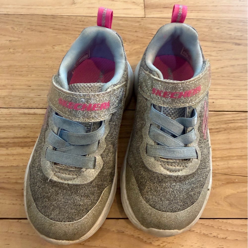 Girls sketchers size 8 sneakers